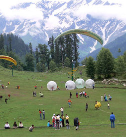 Manali Tour by AC Volvo Bus (Hotel included)